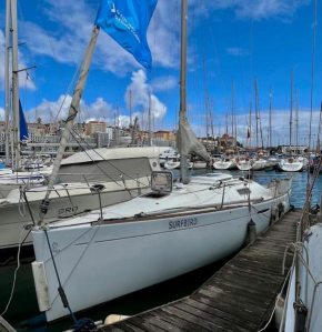 Surfbird Cozy Sailboat Escape